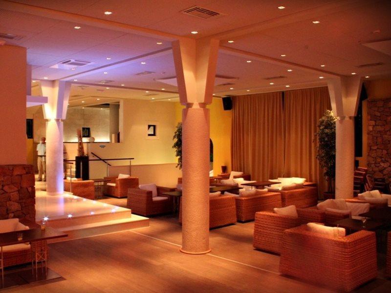 Bretanide Sport & Wellness Resort Bol Extérieur photo